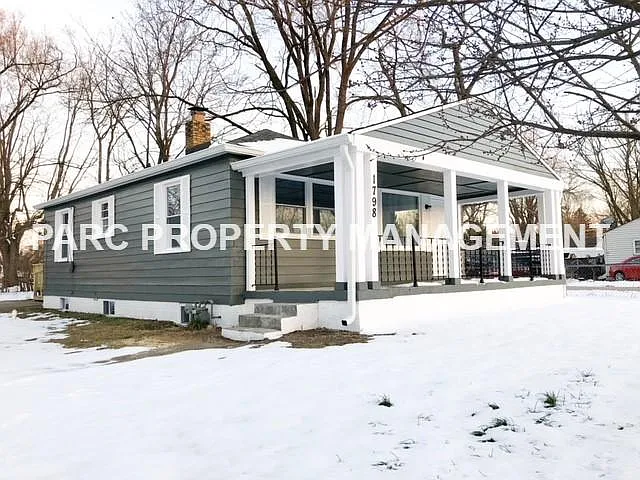 1798 N Rochester Ave photo 1