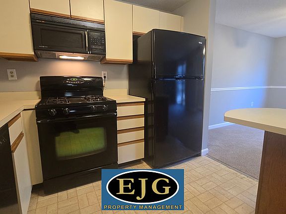 4th image of 43 Indian Rock Rd