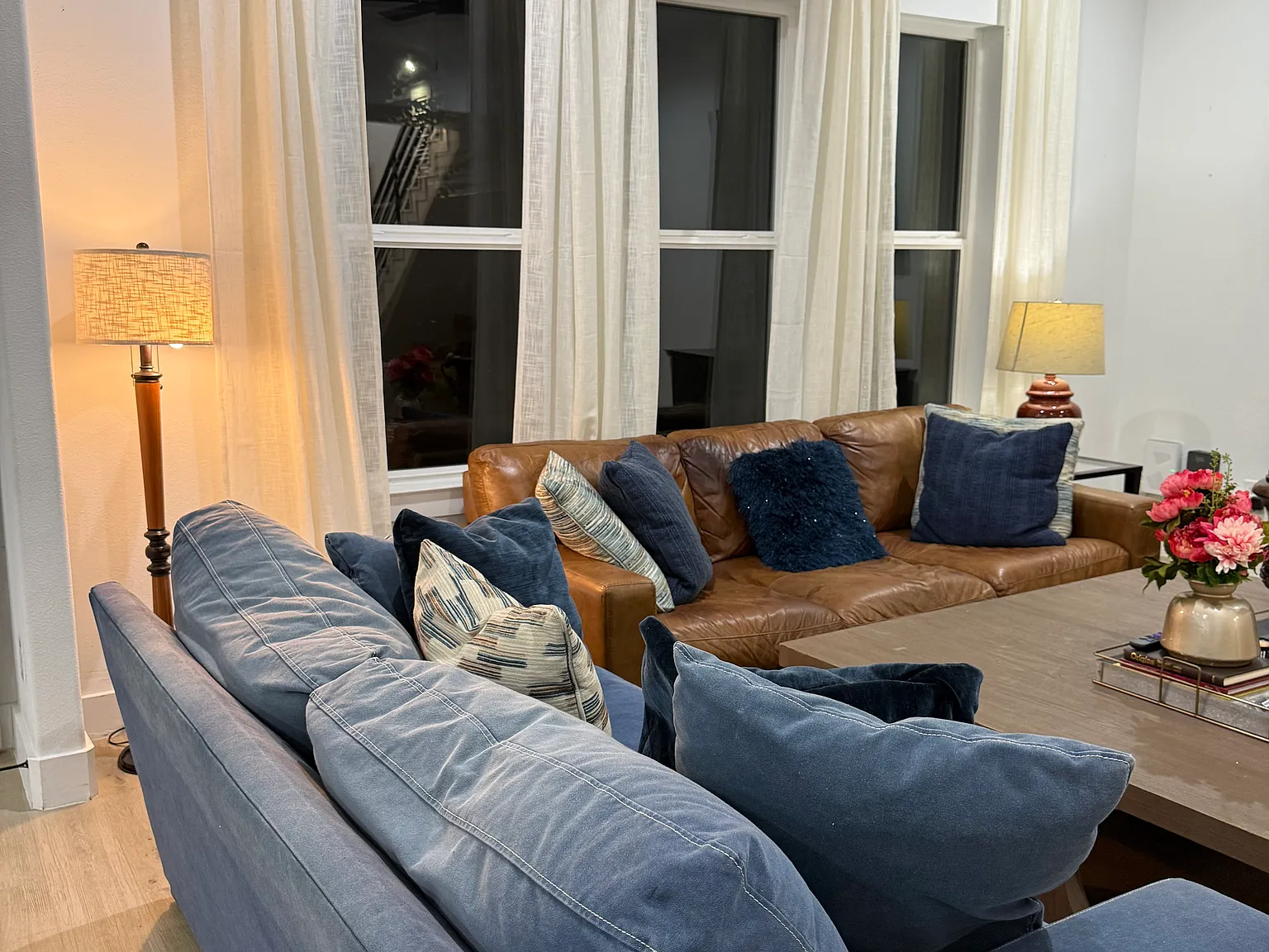 4 bed, 2027 sqft, $3,300 — Photo 4