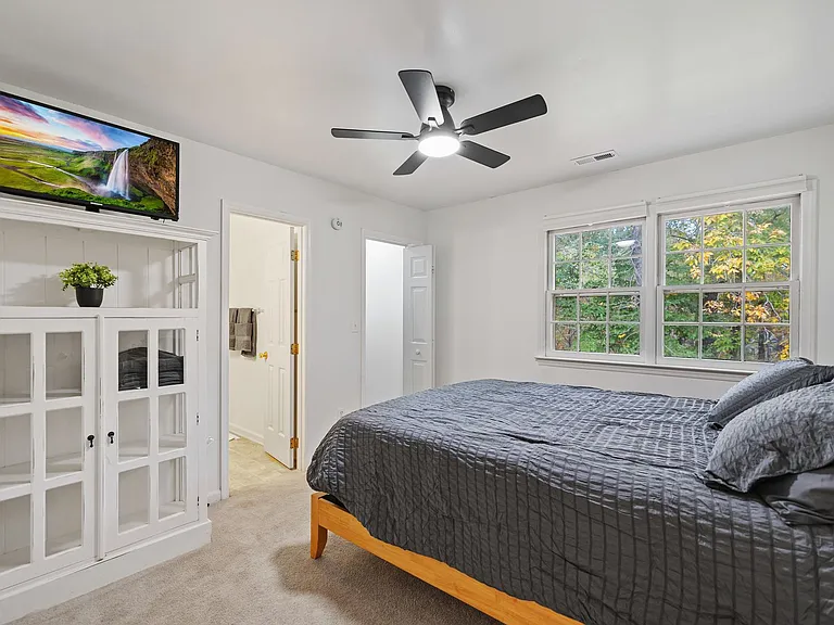 126 Shady Spring Pl — Photo 10