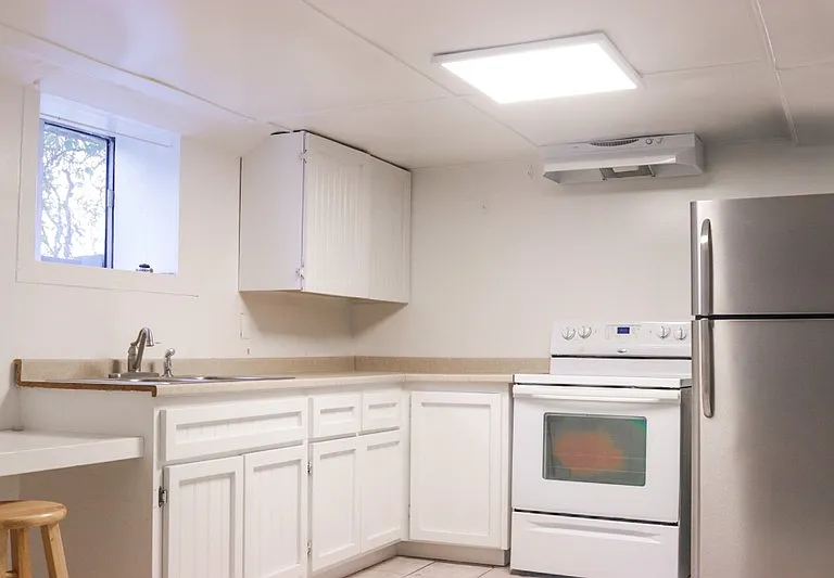 288 N 400 W #DOWNSTAIRS — Photo 4