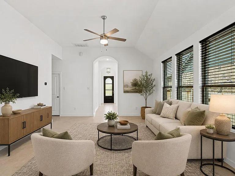 1052 Shoal Creek Trl — Photo 2