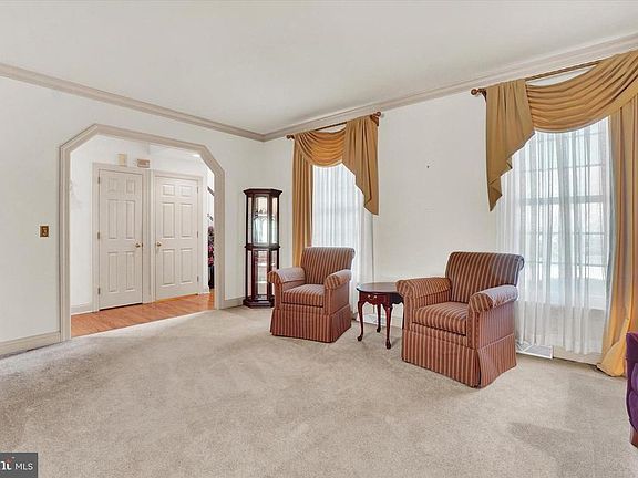 4th image of 829 Heritage Hills Dr