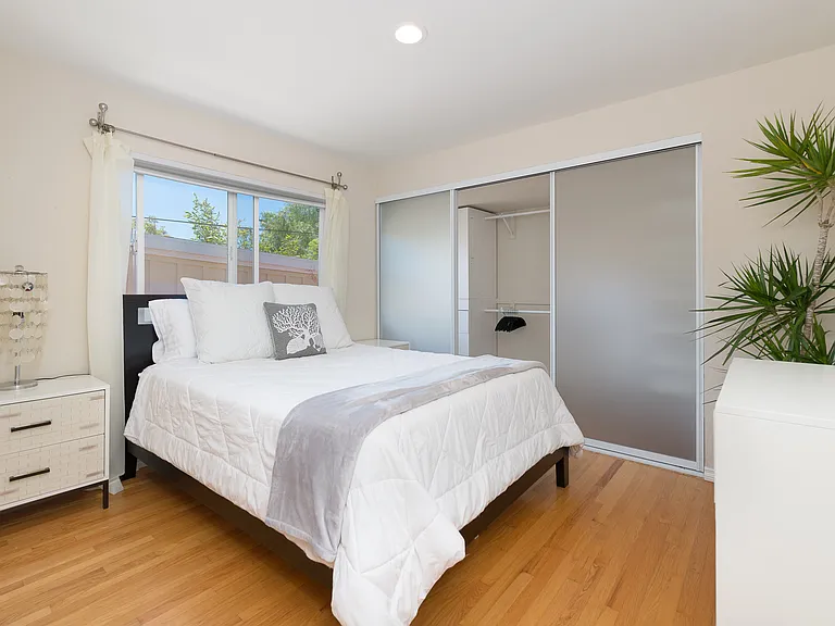2480 Newport Ave — Photo 27