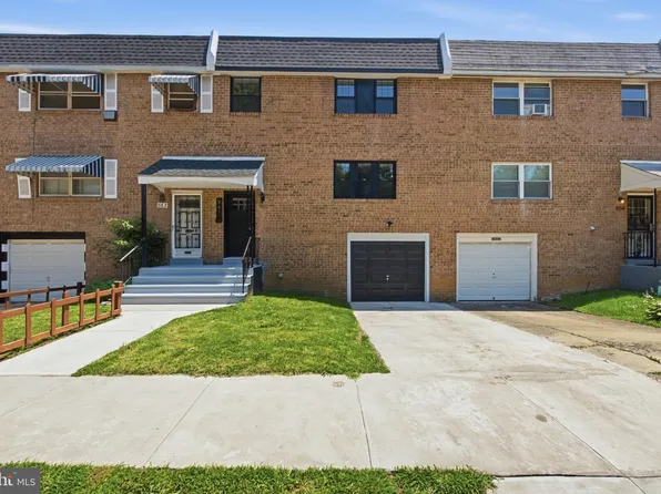 861 N 7th St, Philadelphia, PA 19123