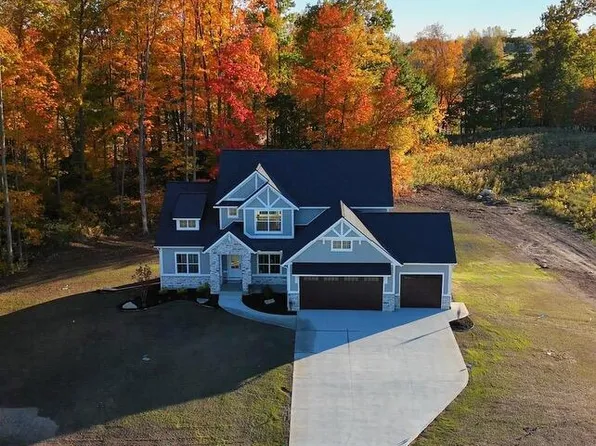 3228 Hideaway Dr, Caledonia, MI 49316