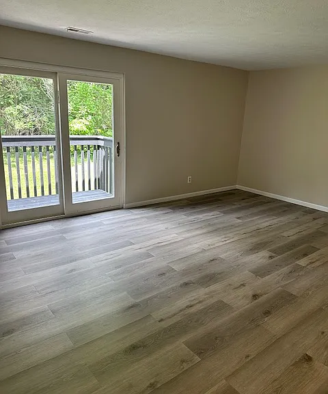 1000 Valley View Ln #I — Photo 8