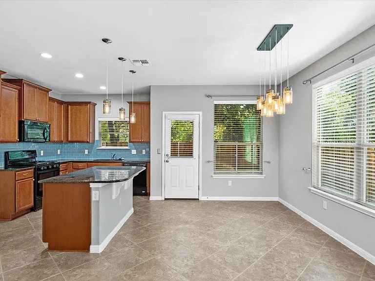 9413 Tanager Way — Photo 9