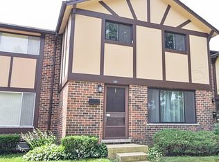 18W245 Knollwood Ln, Villa Park, IL
