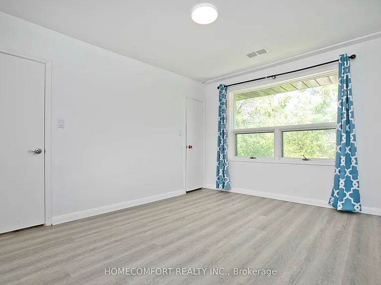 247 Parkview Ave — Photo 16