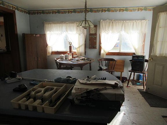 5th image of 396 Houlton Road