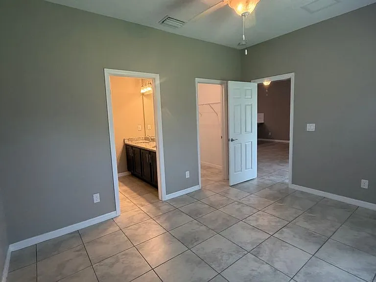 1039 San Cristobal Ave — Photo 14