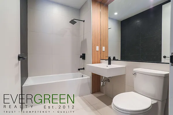 Rented by Evergreen Apartments BK | media 18