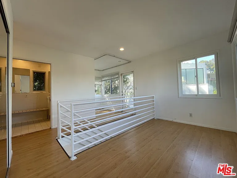 6216 Temple Hill Dr — Photo 16