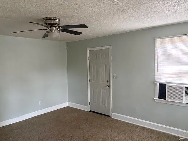 3 bed, 1.0 bath, 1126 sqft, $1,325 — Photo 2