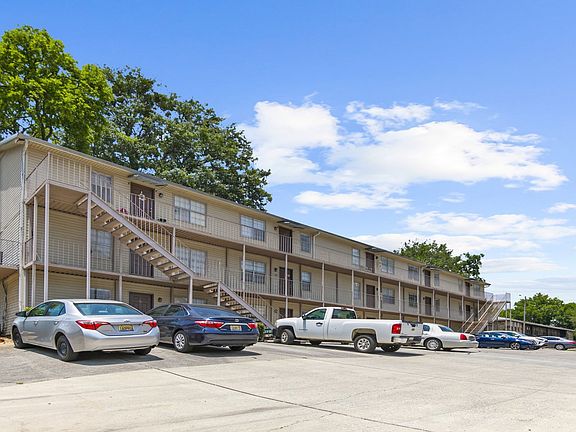 3rd image of 1331 14th Ave W Unit 8