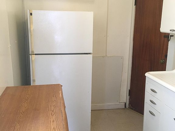 3rd image of 224 Summit Ave APT 3NW