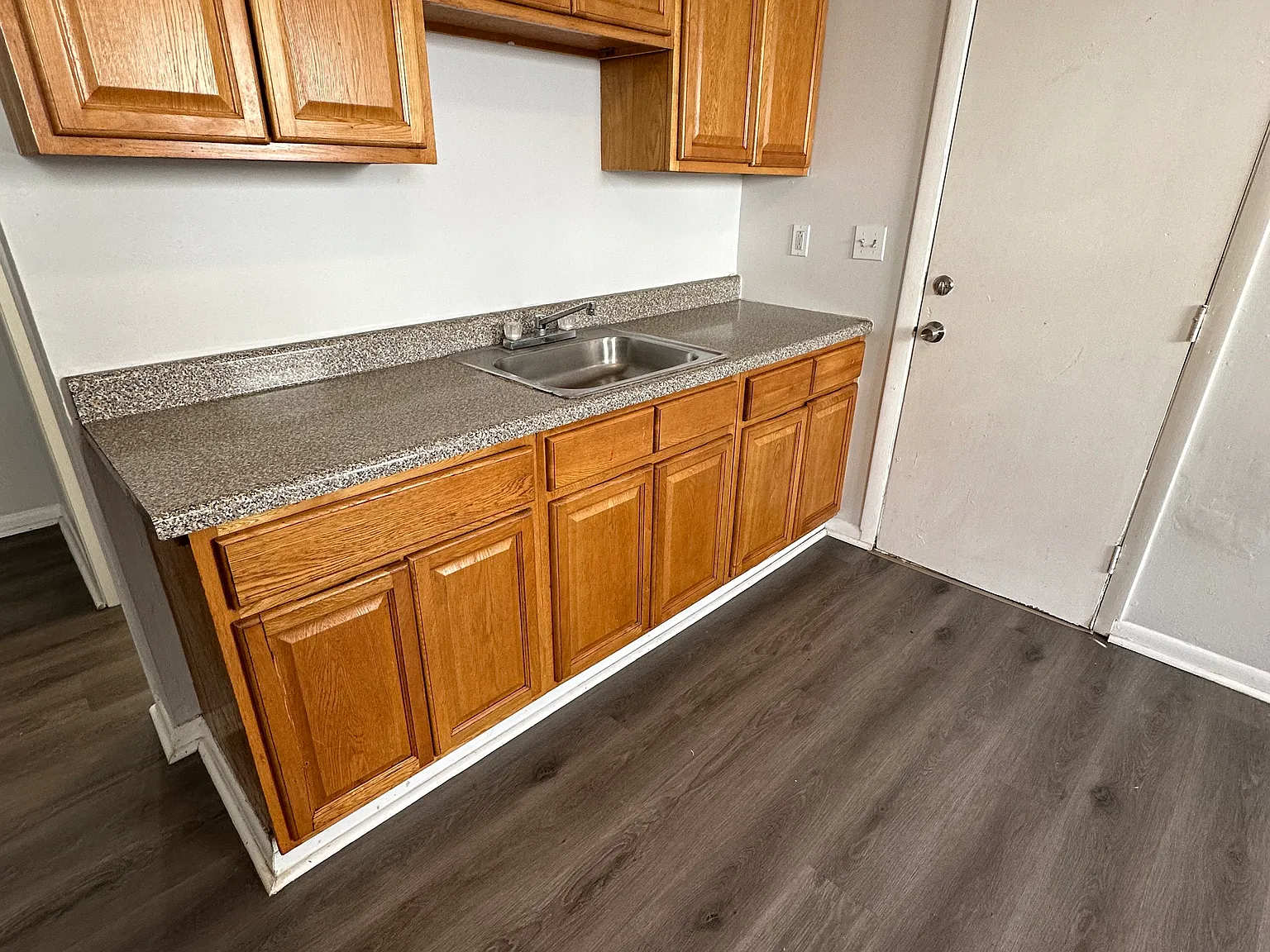 2 bed, 1000 sqft, $1,799 — Photo 3