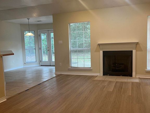 3rd image of 1813 Burnt Oak Dr