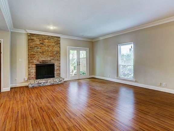 4th image of 2850 Bellefontaine St