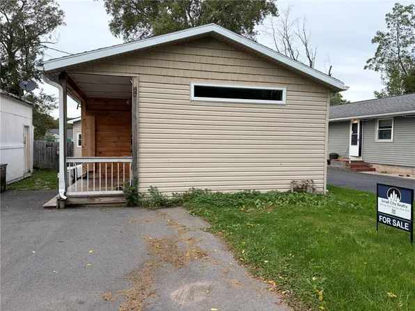 87 Lyman St, Brockport, NY 14420