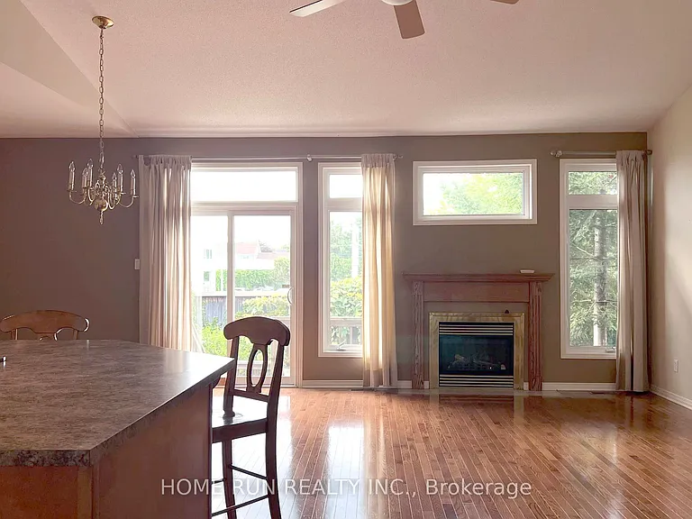 302 Wisteria Cres — Photo 13