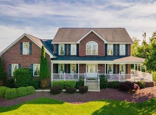 657 Valley View Rd, Eighty Four, PA 15330