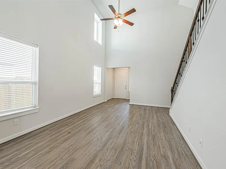 16911 Lagos Ln — Photo 12