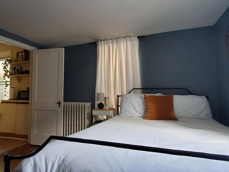 1904 Pine St #2R — Photo 5