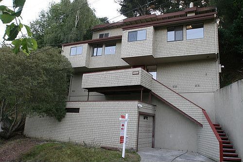 1st image of 2980 Holyrood Dr