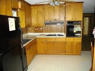 3rd image of 415 Forest Dr