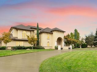 10107 N Oaks Ct, Oakdale, CA 95361