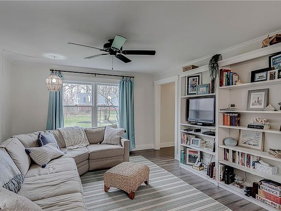 4th image of 302 W 92nd St