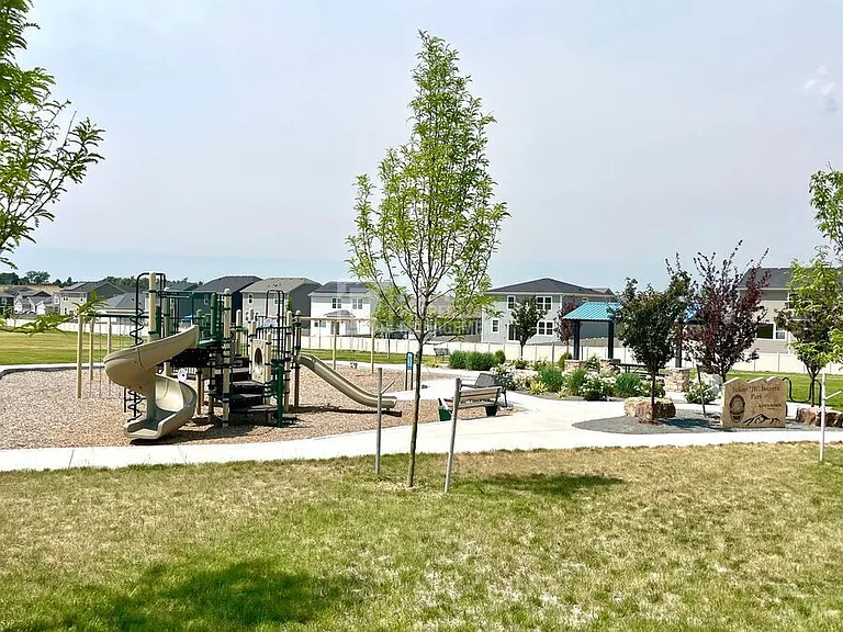 8490 Castleabra Dr — Photo 21