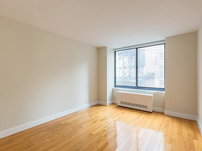 235 W 48th St #16N — Photo 4