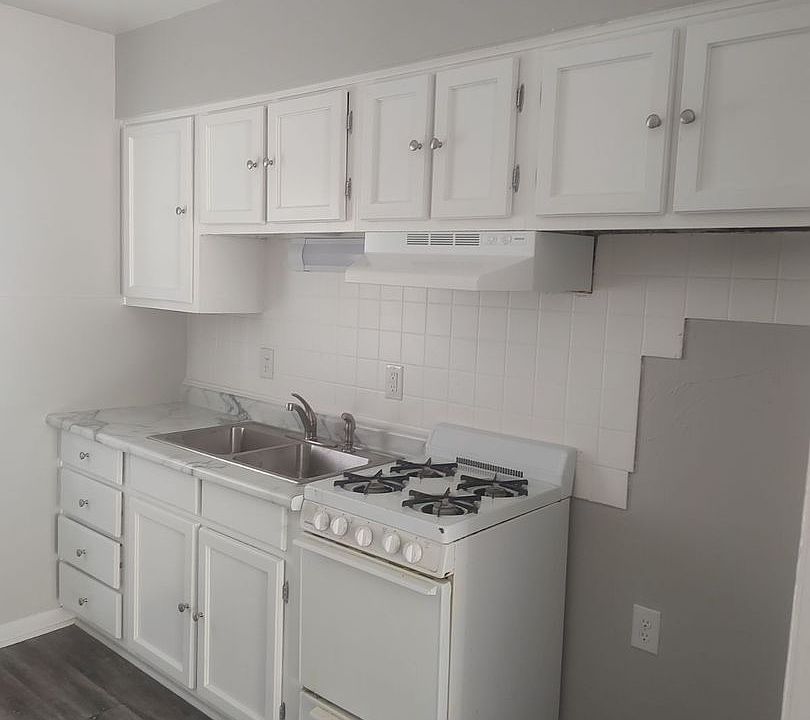 1st image of 1707 S Huntington Dr APT 4