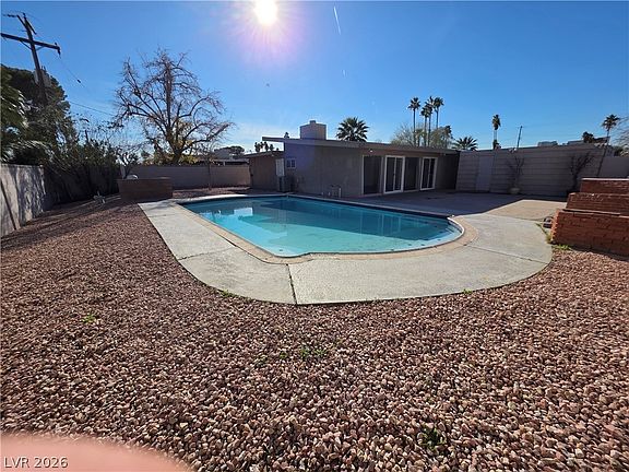 2nd image of 3314 Arapaho Cir