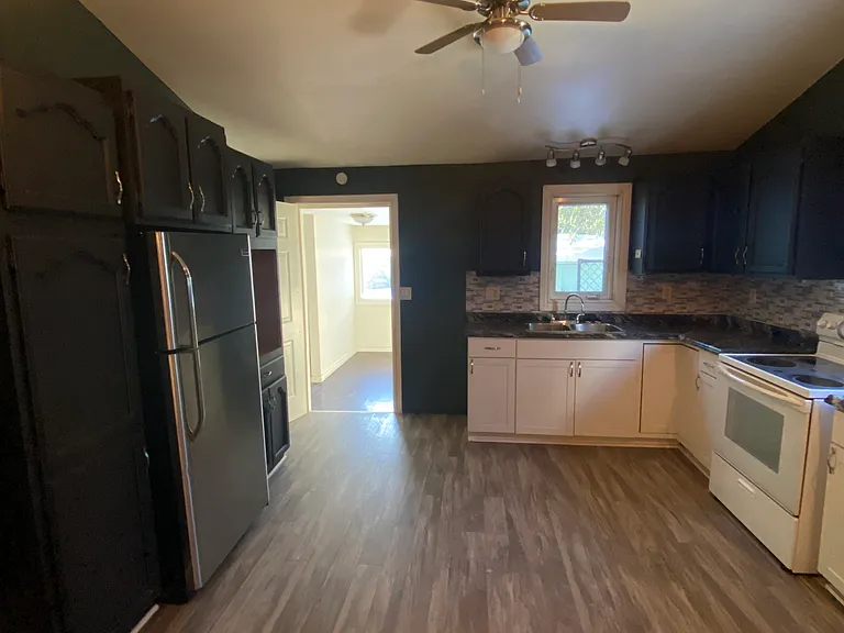 104 Queen St N #MAIN FLOOR — Photo 6