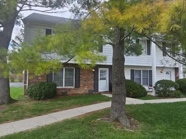 19 Olde Orchard Dr, Perrysburg, OH 43551