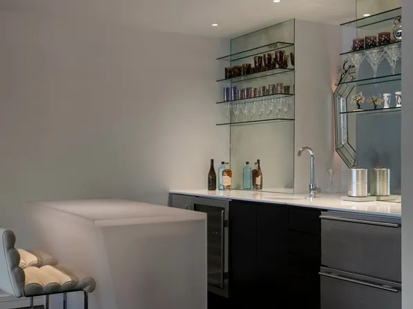 333 West 14th Street image 9 of 36