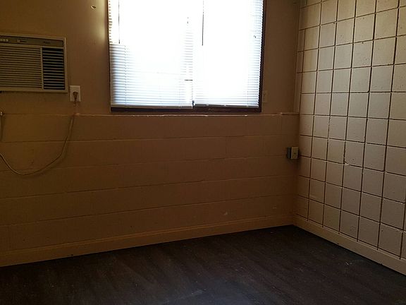 2nd image of 877 N 26th St APT 109