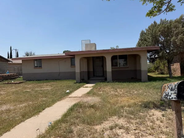 2811 Carver St, Carlsbad, NM 88220
