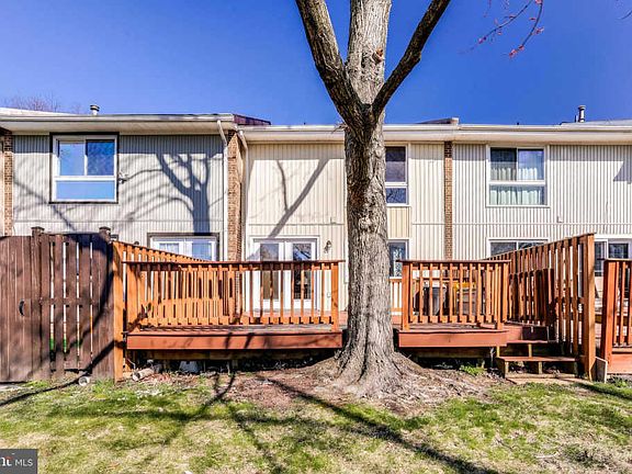 2nd image of 1986 Cambridge Dr #31