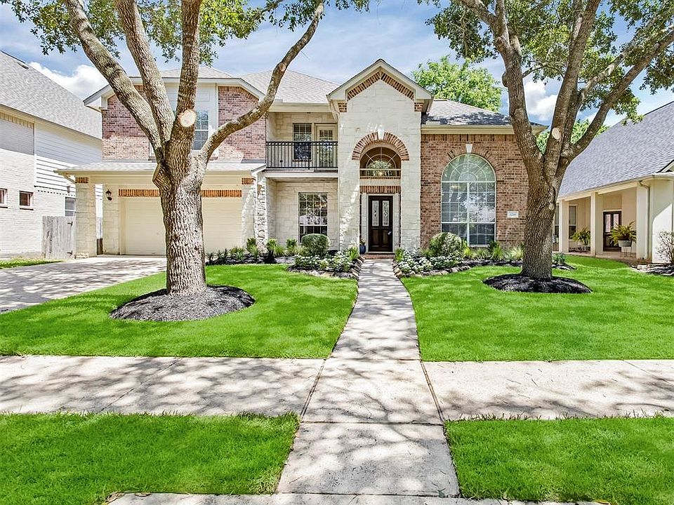 1st image of 3218 Oak Park Ln
