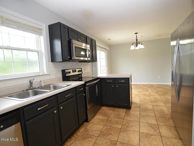 107 Esquire Dr — Photo 7