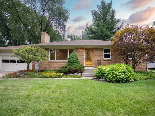 5326 Kimball Ave SE, Kentwood, MI 49508