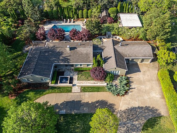 2nd image of 225 Hillwood Blvd