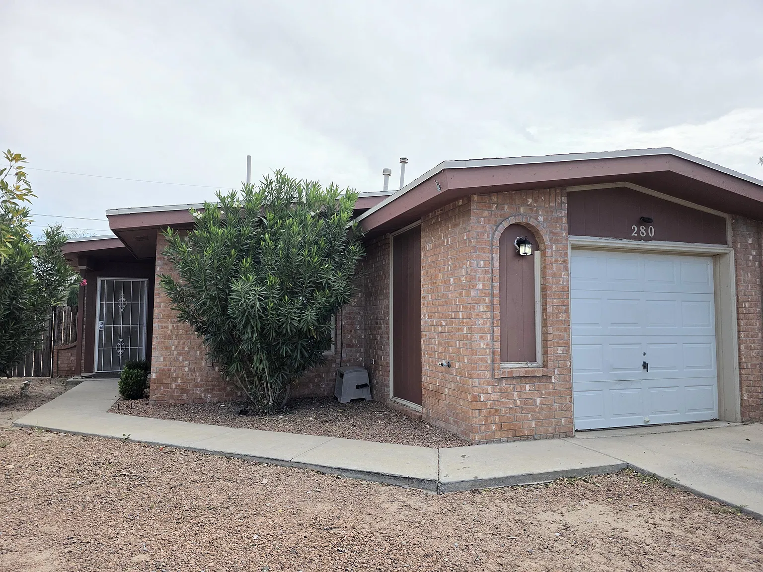 3 bed, 1068 sqft, $1,600 — Photo 1