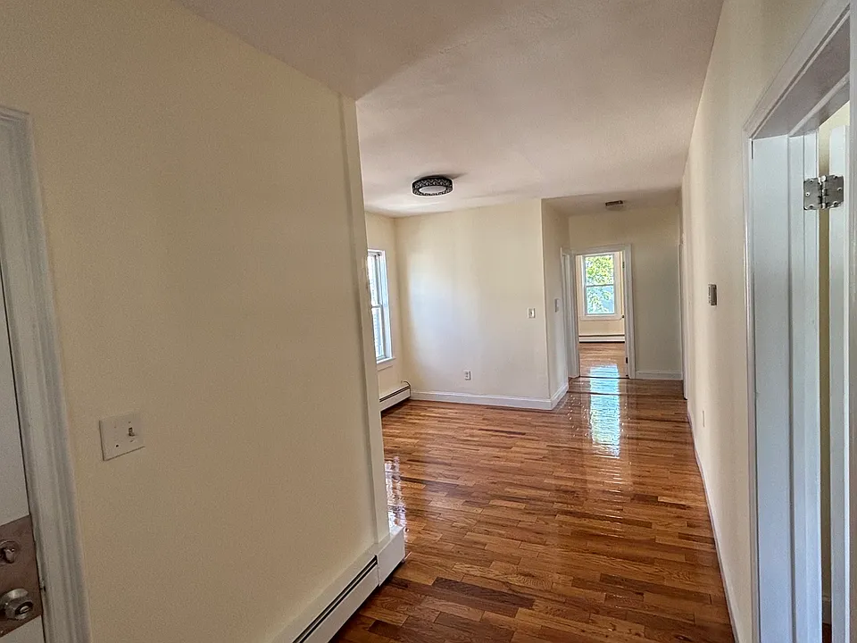9 Crowell St #3