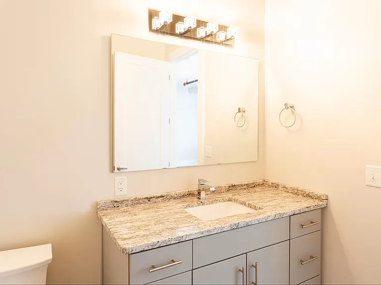 499 Franklin St #7F — Photo 1